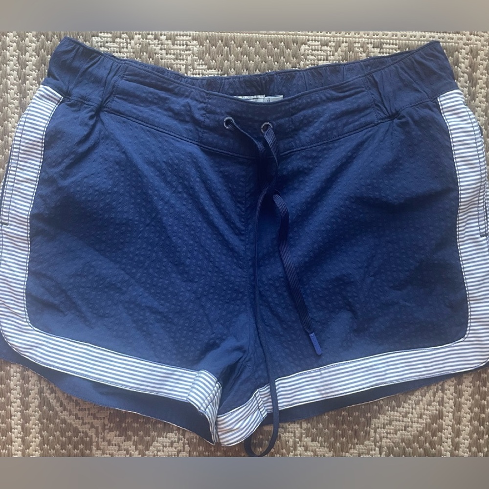 Vineyard Vines women’s navy,  shorts